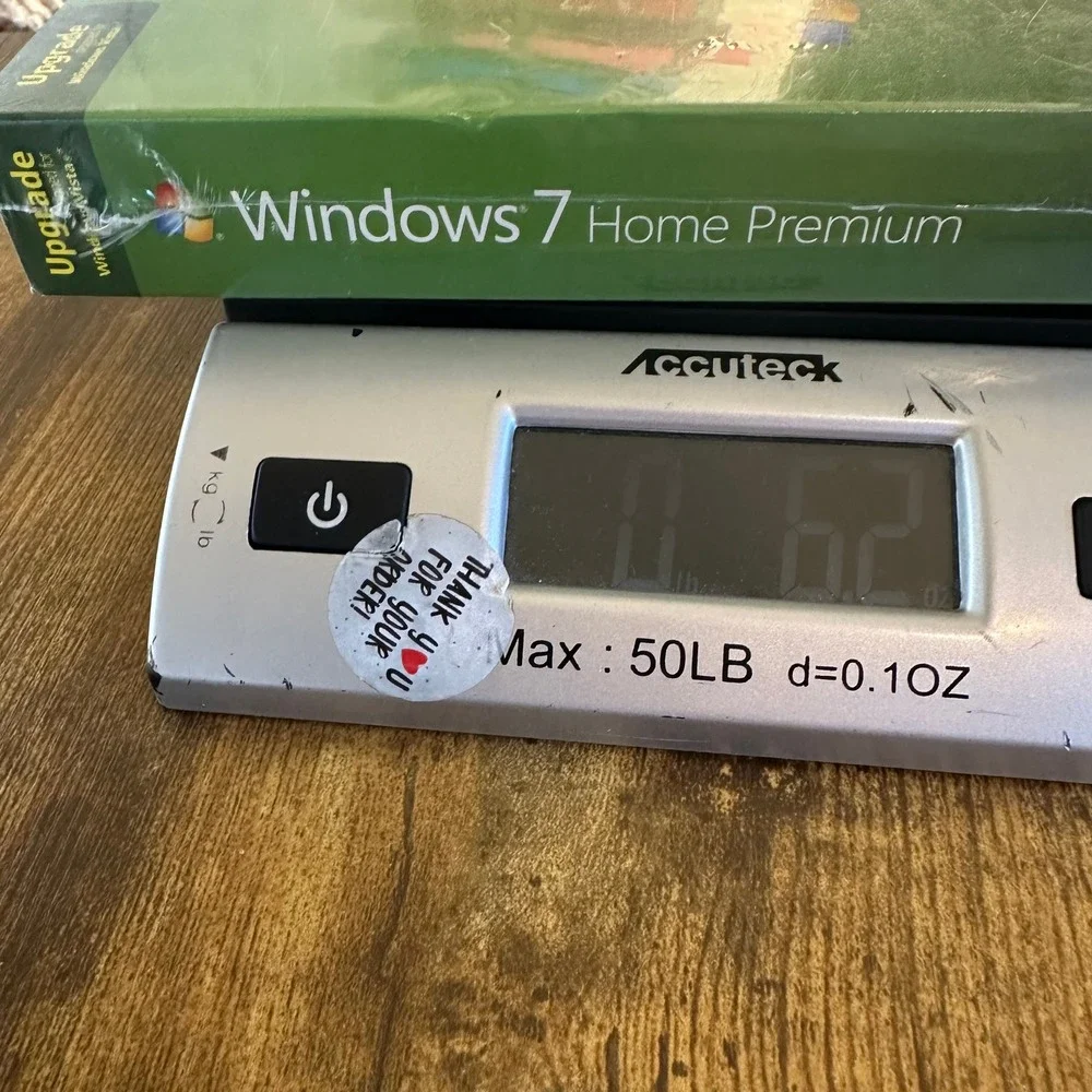 Microsoft Windows 7 Home Premium Upgrade Retail Box Sealed 32/64-bit GFC-00020